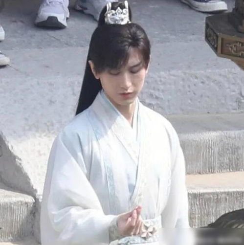 沉香如屑正式开机,成毅新造型太耀眼,堪称古装天花板