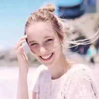 微笑小女孩头像图片甜美欧美风格