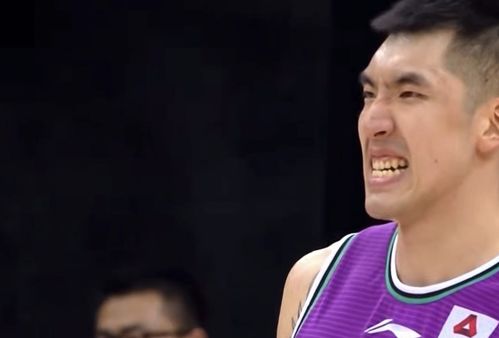 山东胜新疆双方主帅畅聊,陶汉林表情痛苦,小丁拍打阿布齐麟
