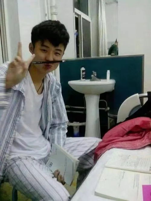 车祸现场,30次心肺复苏人工呼吸鹤壁这个弟弟救人太拼了