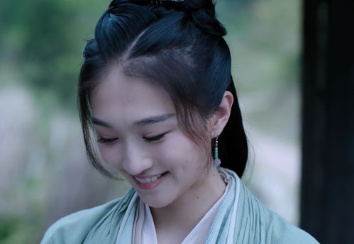 陈情令十六年后魏无羡认不出绵绵,谁注意蓝忘机的小表情太真实了