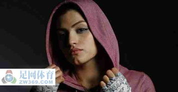 未按宗教传统包裹严实,第一位赢得外战的伊朗女拳手被签发逮捕令