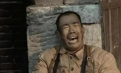小米su7车主出门亮剑表情包火了遗憾的是,扮演者已去世6年