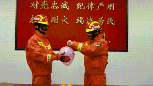 消防实验室当橘子遇到气球会发生什么