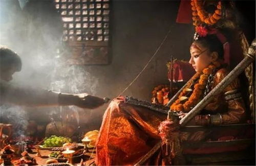 神秘的活女神,国王见了也得跪下,但在退位后却生活惨淡