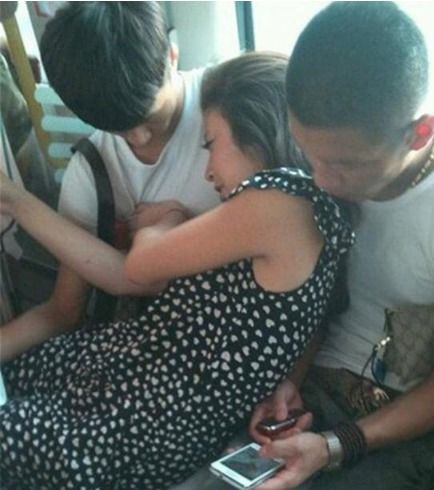 幽默笑话和老婆吵架,忍不住打了她一巴掌,然后被老丈人叫过去