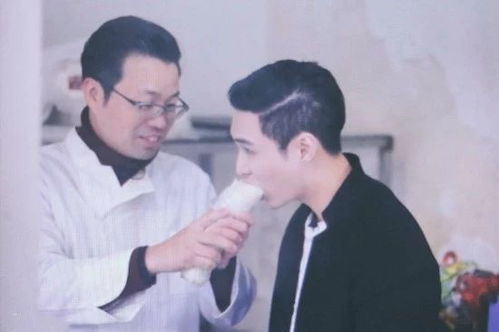 王迅吐槽张艺兴创作,但小绵羊的表情,出卖了两人之间的关系