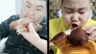 老铁萌20年了今天再次喝奶,一口下去泪目是妈妈的味道真香