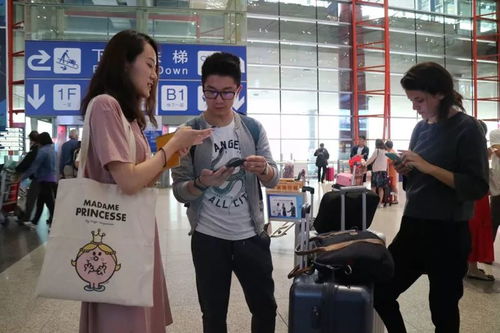 从认真脸到嘟嘟嘴,来华访问的法国小伙伴为何秒变表情包