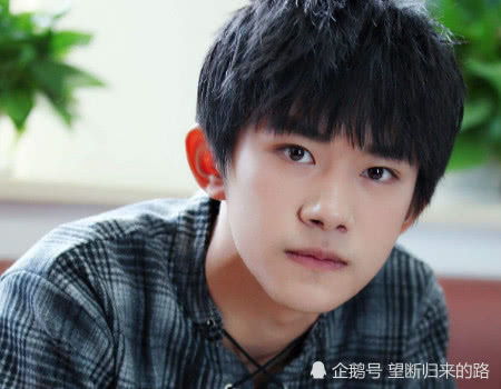 表情网红滤镜再次来袭,当千玺看到镜头中自己,表情一脸生无可恋表情