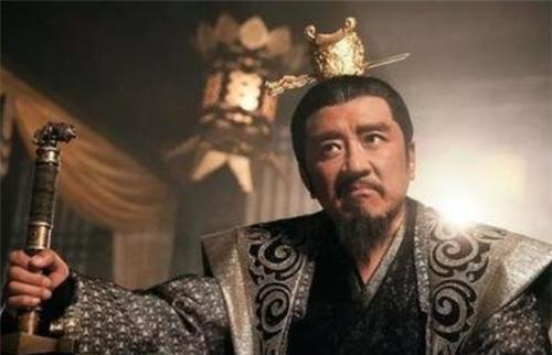 将军弹尽粮绝,求援10次被拒,他一怒之下投降敌军,成功建国称帝