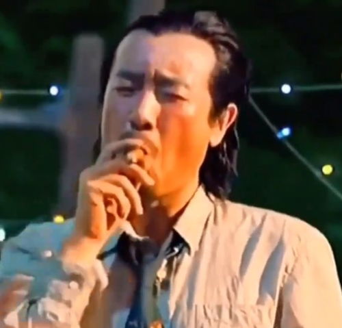 红酒杯表情包华晨宇
