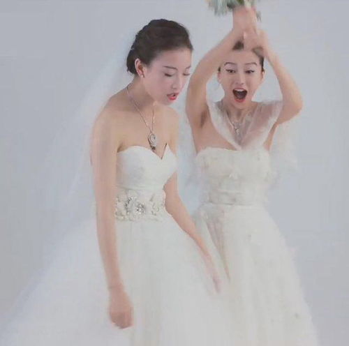 胸动图表情包搞笑gif