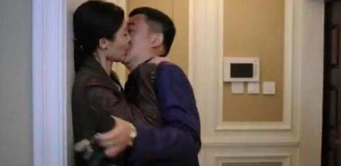 表情王晓晨狂吻张嘉译亲肿嘴车晓吻他表情没想到更夸张,白百合和他...表情