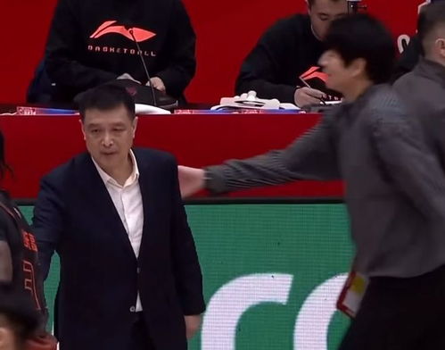 山东大胜北控克里斯功臣待遇,闵鹿蕾脸黑,邱彪大谈防守与团队