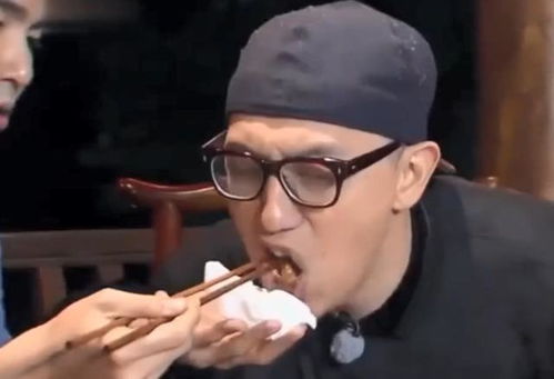 阮经天华少吃火锅,表情为何如此丰富看到锅里的食物你就知道了
