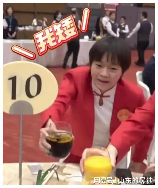 港媒对全红婵的偏爱镜头,显眼包认证,全妹我不要面子的嘛