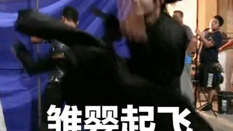 陈情令肖战王一博现场互怼默契尬舞,鬼将军在线鬼畜