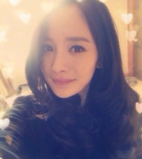 李思思邓紫棋刘诗诗杨幂85后当红女星私照比美