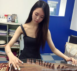 组图长腿萌妹晒照走红琴棋书画样样精通