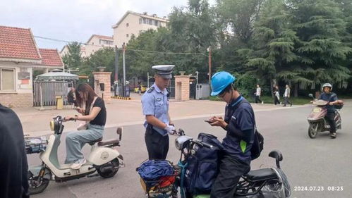 戴头盔戴头盔戴头盔,阎良交警正严查