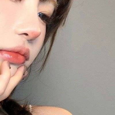 怼脸女生头像
