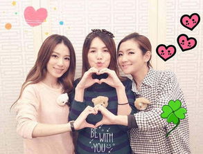 笑翻selina为ella儿子学包尿布竟抱爱犬练习