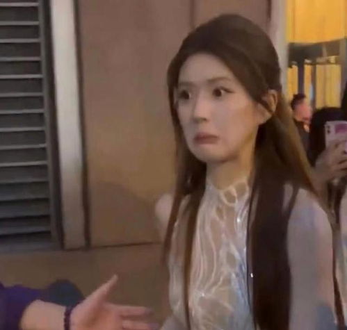 超过分代拍出售赵露思拍立得粉丝公开现场爆冲视频怒斥没底线