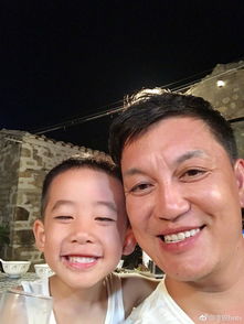 组图爸爸去哪儿收官嗯哼jasper和村长亲密合影超不舍