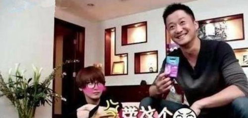吴京行李箱带大量by套,说出原因后,网友笑了谢楠表情耐人寻味
