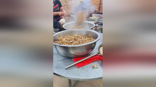 陕北农村酒席大碗喝酒大口吃肉的豪放场面