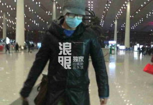 钓鱼戴头盔的表情包李易峰