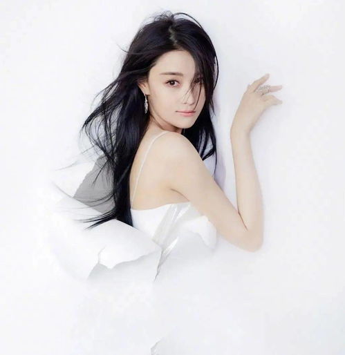 天真还是有意黄圣依上节目提李晨石头梗,张馨予听后表情尴尬变脸