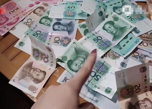 湖南女生跟男友回广东过年,收红包收到手软,拆开一看长见识了