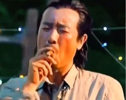 因蹦迪而火的演员,出道几十年没火,却凭借一个视频火遍全网