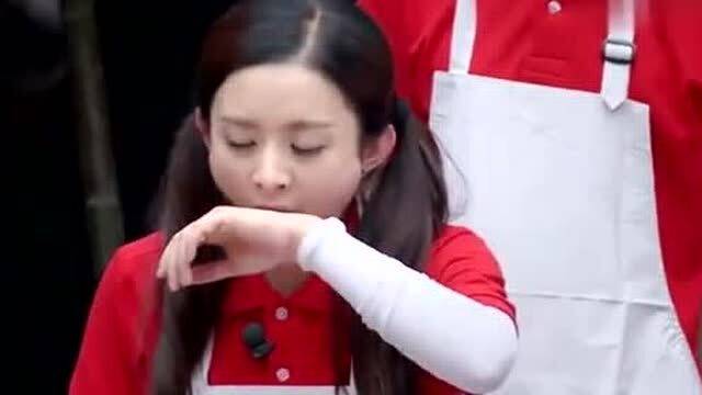 赵丽颖哈欠表情九连发,谢娜神模仿蔡少芬,太搞笑了