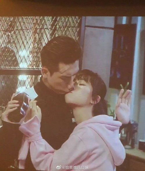 差点被清纯女友亲到变形情侣高能接吻照片流出,百万网友都笑嗝屁了hhhh