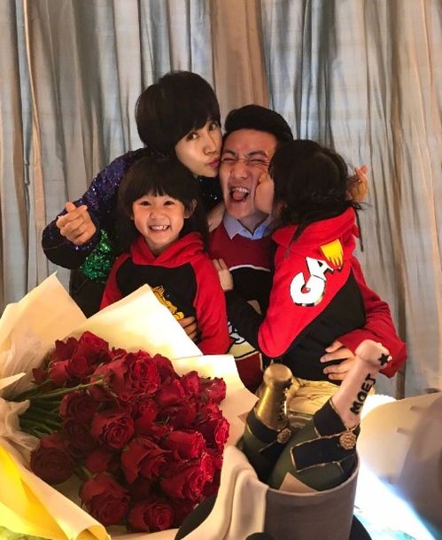 44岁陆毅甜蜜秀幸福24年宠妻如宝,专一的男人到底有多靠谱