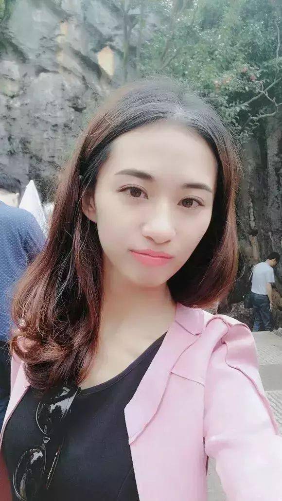恶搞求大神p图大神,能把她的内衣去了吗