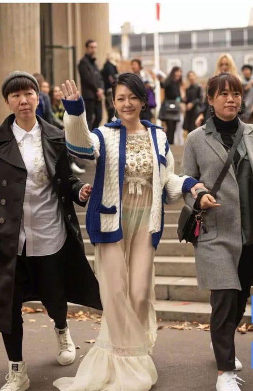 表情小s时装秀造型奇特,表情怪异,一言难尽却勇气可嘉表情