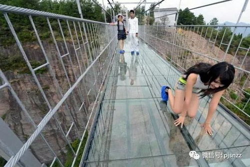 够胆你就来平江石牛寨悬崖边,数百米高空荡秋千