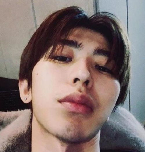 男星自拍可以任性到什么程度看看这些照片吧,没这颜值可千万别学