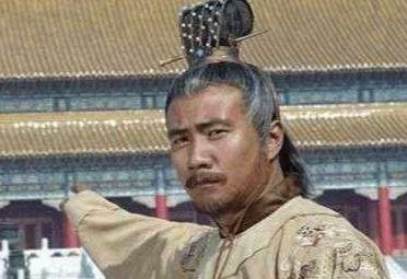 朱元璋出街暗访,扮成乞丐去要饭,回来后大怒