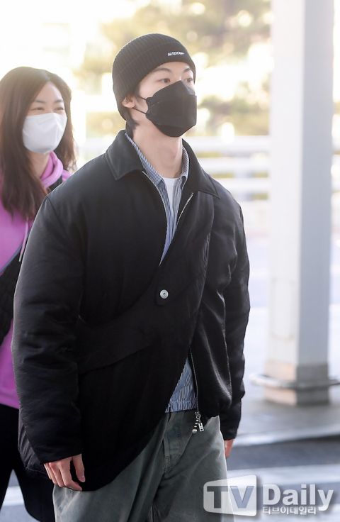 许光汉昨结束韩国拍摄行程返台过年啦机场路包紧紧还能被韩媒称赞外貌