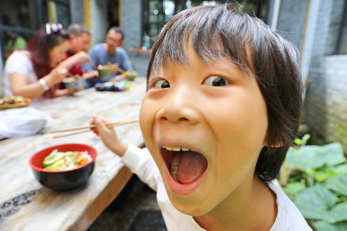 20元一份的大理寂照庵斋饭,奶爸被告诫孩子吃不完大人吃