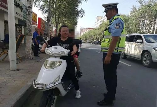 还不戴头盔严查曝光