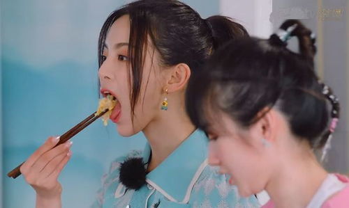 中餐厅杨超越状况百出,赵丽颖表情亮了,李浩菲机智化解尴尬