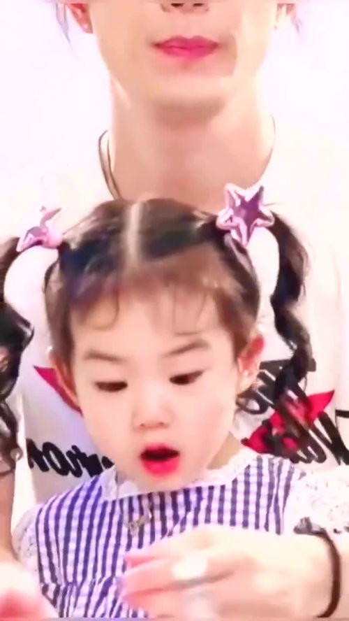 美女女儿的表情包,一个比一个萌,好想有一个这样的女儿啊