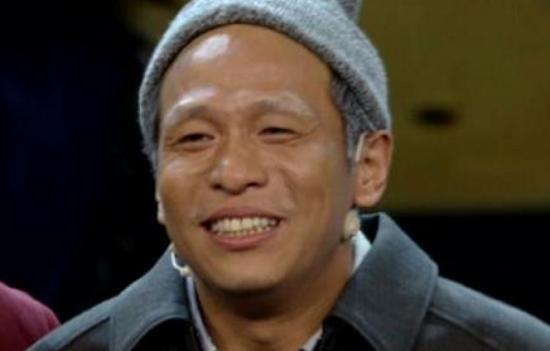 宋小宝晒年轻照片,曾被赞神似蔡徐坤,网友双眼皮是镰刀剌的