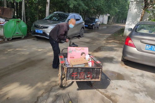 雷锋季关爱乡村孤寡老人,青年志愿者在行动